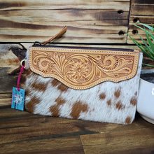 Load image into Gallery viewer, Hide & Leather Clutch