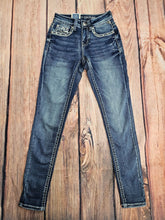 Load image into Gallery viewer, Susan Skinny Jeans