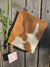Load image into Gallery viewer, Leather & Hide Crossbody Clutch