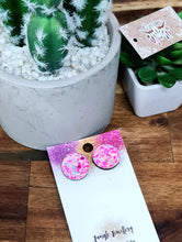 Load image into Gallery viewer, 20mm Glitter Resin Studs - Multiple Options