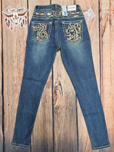 Load image into Gallery viewer, Scarlett Skinny Jeans
