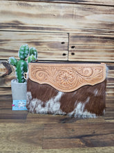 Load image into Gallery viewer, Hide & Leather Clutch
