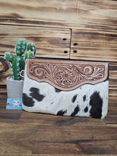 Load image into Gallery viewer, Hide & Leather Clutch