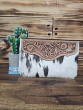 Load image into Gallery viewer, Hide & Leather Clutch