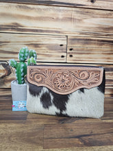 Load image into Gallery viewer, Hide & Leather Clutch
