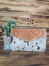 Load image into Gallery viewer, Hide & Leather Clutch