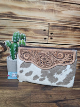 Load image into Gallery viewer, Hide & Leather Clutch