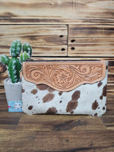 Load image into Gallery viewer, Hide & Leather Clutch
