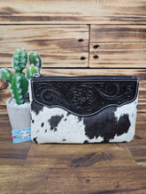 Load image into Gallery viewer, Hide & Leather Clutch