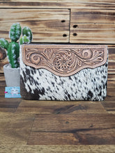 Load image into Gallery viewer, Hide & Leather Clutch