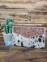 Load image into Gallery viewer, Hide & Leather Clutch