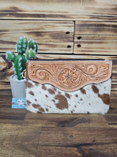 Load image into Gallery viewer, Hide & Leather Clutch