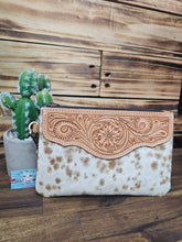 Load image into Gallery viewer, Hide & Leather Clutch