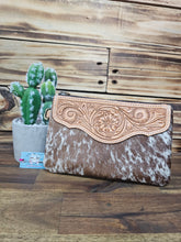 Load image into Gallery viewer, Hide & Leather Clutch