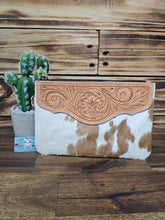 Load image into Gallery viewer, Hide & Leather Clutch