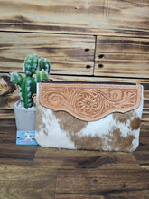 Load image into Gallery viewer, Hide & Leather Clutch
