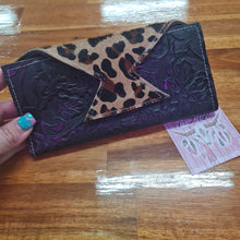 Load image into Gallery viewer, Leather & Hide Wallet