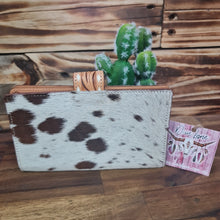 Load image into Gallery viewer, Leather & Hide Bi-Fold Wallet