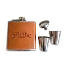 Load image into Gallery viewer, Leather Hip Flask Gift Set
