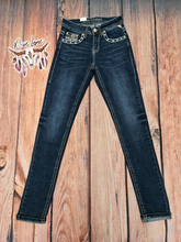 Load image into Gallery viewer, Sophia Skinny Jeans
