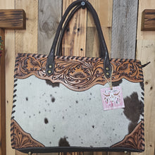 Load image into Gallery viewer, Leather &amp; Hide Tote Bag
