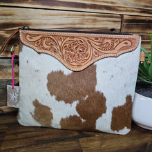 Load image into Gallery viewer, Leather &amp; Hide Crossbody Clutch
