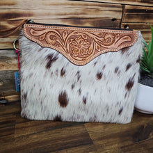 Load image into Gallery viewer, Leather &amp; Hide Crossbody Clutch
