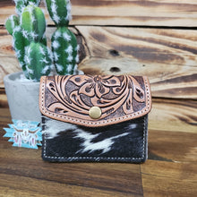 Load image into Gallery viewer, Leather &amp; Hide Coin Purse
