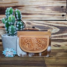 Load image into Gallery viewer, Leather &amp; Hide Zip Coin Purse
