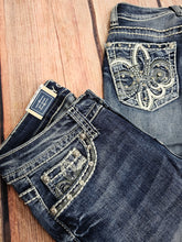 Load image into Gallery viewer, Susan Skinny Jeans
