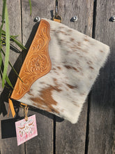 Load image into Gallery viewer, Leather &amp; Hide Crossbody Clutch

