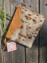 Load image into Gallery viewer, Leather &amp; Hide Crossbody Clutch
