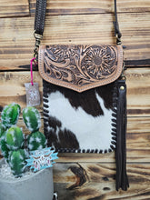 Load image into Gallery viewer, Leather &amp; Hide Phone Bag
