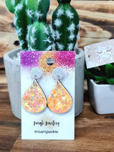 Load image into Gallery viewer, Plain Resin Dangles - Multiple Options
