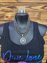 Load image into Gallery viewer, Concho 3 strand  Navajo Set
