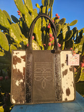 Load image into Gallery viewer, BossBabe Boot Stitch Handbag
