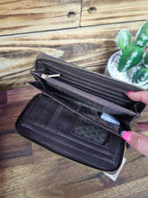 Load image into Gallery viewer, Saddle Blanket Zip Wallet
