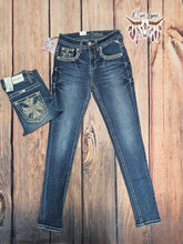 Load image into Gallery viewer, Sadie Skinny Jeans
