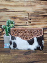 Load image into Gallery viewer, Hide &amp; Leather Clutch
