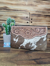 Load image into Gallery viewer, Hide &amp; Leather Clutch
