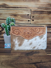 Load image into Gallery viewer, Hide &amp; Leather Clutch

