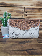 Load image into Gallery viewer, Hide &amp; Leather Clutch

