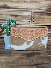 Load image into Gallery viewer, Hide &amp; Leather Clutch
