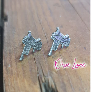Saddle studs